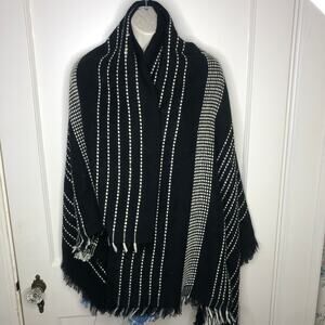 Unknown Brand Black & White Shawl